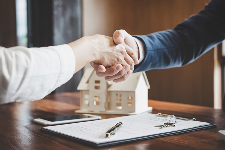 Why Casa Grande Residents Should Choose a Local Independent Agent: 5 Advantages You Can't Get Online - Featured Image